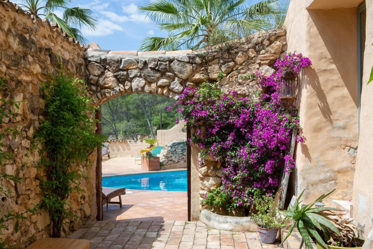Sitges Hill Retreats-Masia Nur 22 Bedrooms Divided Over 9 Houses For Max 44 Guests กันเยเยส ภายนอก รูปภาพ